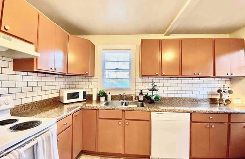 Griffin Heights Casa | Private Large Bedroom blocks from FSU