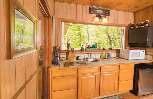 Sevierville Cabina | Cabaña de troncos real al pie de las Montañas Humeantes