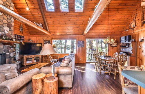 St Germain Casa | Private, log home on Little Saint Germain Lake in Wisconsin's Northwood!