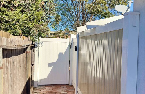 Westside Costa Mesa Casa | Red Fridge Hideaway Private & Comfortable Studio!