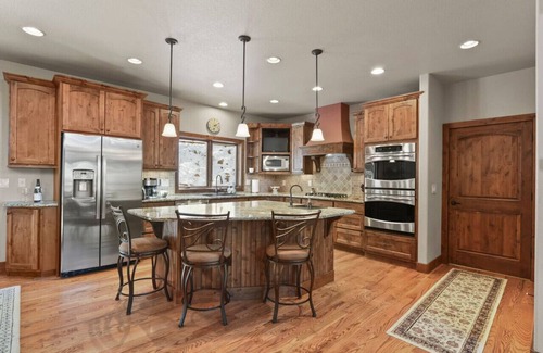 Woodland Park Casa | Private Lux Mtn Estate*Hot tub*