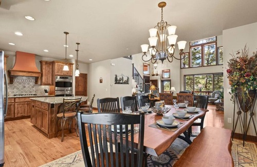 Woodland Park Casa | Private Lux Mtn Estate*Hot tub*