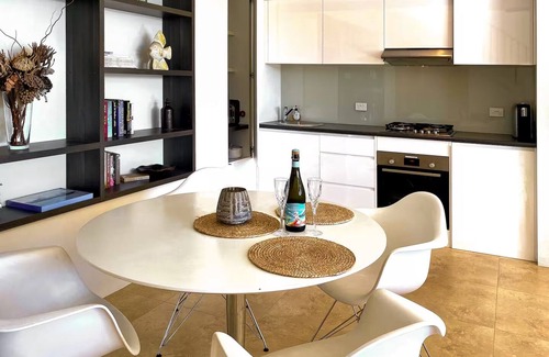 Avalon Beach Casa | Private Luxury Apartment with stunning Pittwater Views