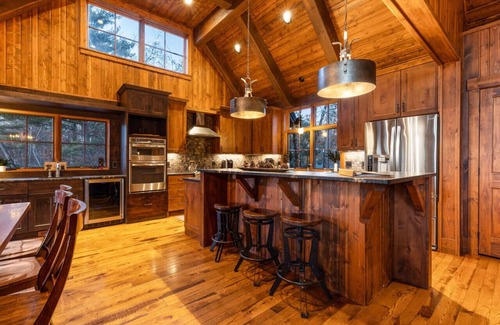 Nisswa Casa | Private Luxury Compound on the Gull Lake Chain with Theater, Tennis, Sauna, Hot Tub (25+ pp.)