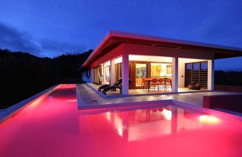 Qalito Island Casa | Private luxury holiday house retreat with a pool!