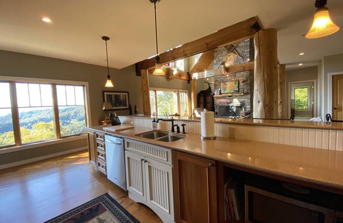 Vilas Casa | Private luxury home, sunset/mountain views, game room, pet-friendly, sleeps 22