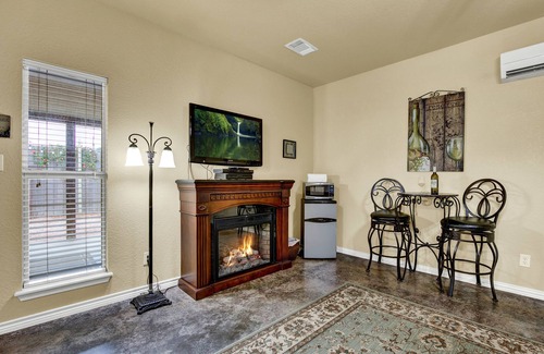 Fredericksburg Cabaña | Private Luxury Retreat With Hot Tub 10mins To Fred!