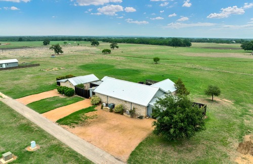 Fredericksburg Cabaña | Private Luxury Retreat With Hot Tub 10mins To Fred!
