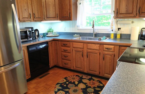 Bedford Casa | Private MAIN LEVEL of this Sunny House Near the Blue Ridge Parkway, Bedford, VA