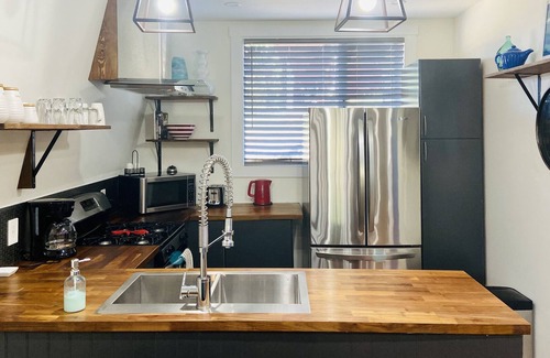 BX Casa | Private Middleton Mountain Chalet Bungalow. Pet Friendly W/amazing Views