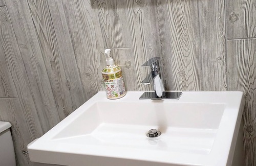 Hinton Casa | Private mobile home in Hinton only 45 minute drive to Jasper