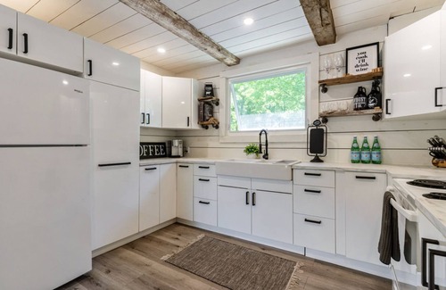 Gravenhurst Cabaña | Private & Modern Muskoka Lakefront Cabin