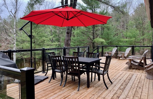 Gravenhurst Cabaña | Private & Modern Muskoka Lakefront Cabin