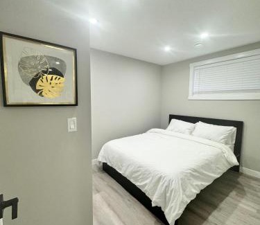 Northwest Calgary Apartamento | Private Modern Retreat in the NW