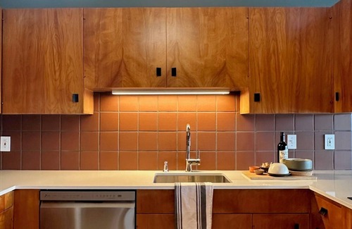 Astoria Casa | Private Modern Retreat with Stunning Riverfront Views!