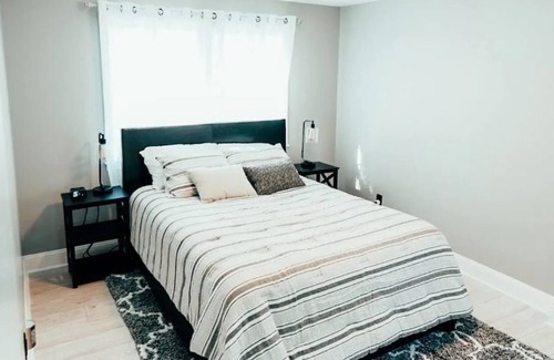 Utica Casa | Private Modern Two Bedroom Sunset Getaway!