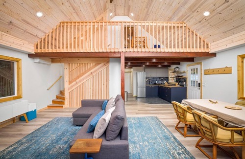 Altaville Cabina | Private Mountain Cabin on 8 Acres-Luxury Amenities and Family Friendly