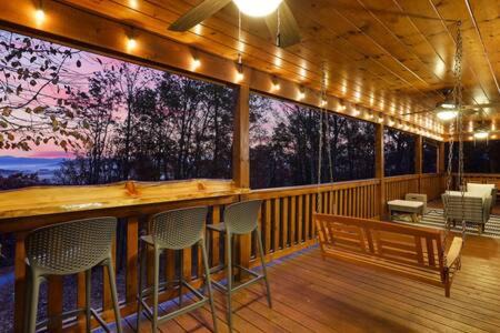 Blairsville Casa | Private Mountain Getaway - Movie Theater - Hot Tub