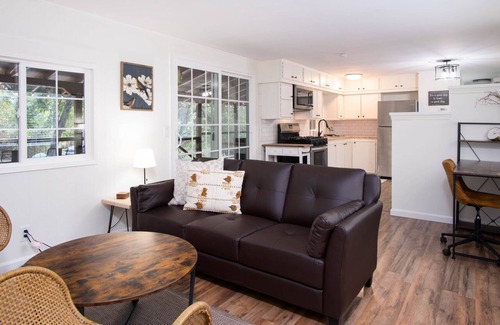 Springville Cabina | Private Mountain Getaway - Year-Round Creek - Cozy & Peaceful Retreat