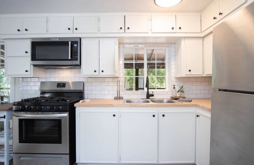 Springville Cabina | Private Mountain Getaway - Year-Round Creek - Cozy & Peaceful Retreat