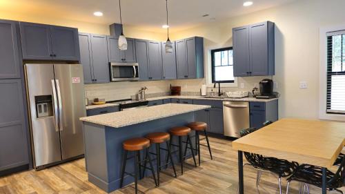 Penrose Apartamento | Private Mountain Getaway in Little River Valley