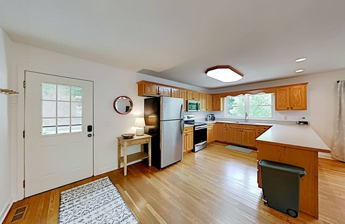 Canton Casa | Private mountain hideaway with mountain views & large deck - close to Asheville