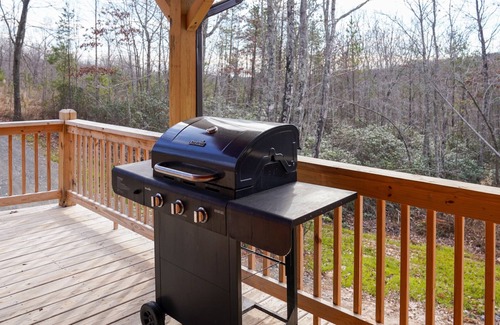 Mount Airy Cabina | Private Mountain Lodge 5 Masters, Large Cabin Mt. Airy, NC
