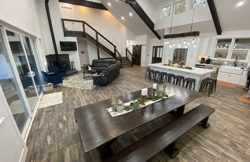 Murphys Casa | Private Murphy's Estate. Beautiful Views and Designed for Fun!