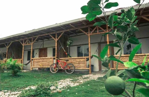 Montañita Casa | Private New 1BD/1Bath Bungalow on Lush Green Land