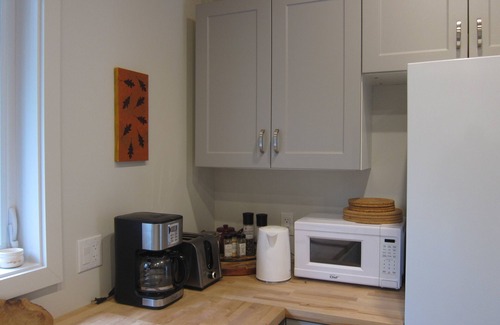 Irondale Casa | Private new 4 season oasis nestled amongst the trees close to Haliburton Village