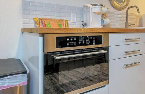 Camas Apartamento | Private New Garden Apartment W Hot Tub