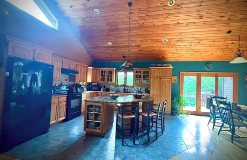 New Paltz Casa | Private New Paltz contemporary in nature paradise