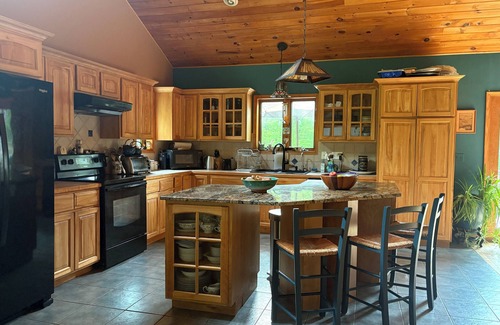 New Paltz Casa | Private New Paltz contemporary in nature paradise
