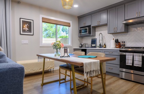 Bonita Casa | Private North Glendora Suite – Peaceful & Scenic SoCal Retreat Under Giant Oaks