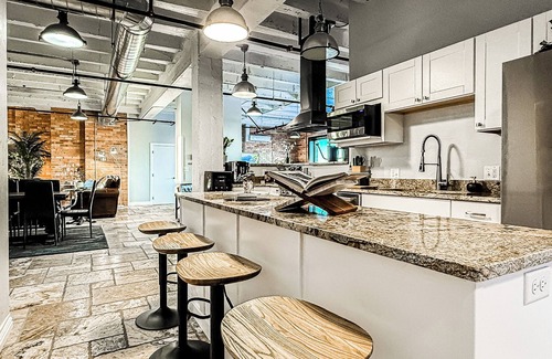 Idaho Falls Apartamento | Private North Penthouse w/Arcade Games,Tanning&Redlight Beds