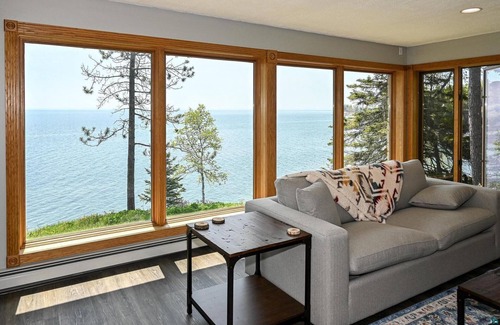 Two Harbors Casa | Private Northshore Single Family House Retreat!