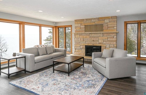 Two Harbors Casa | Private Northshore Single Family House Retreat!