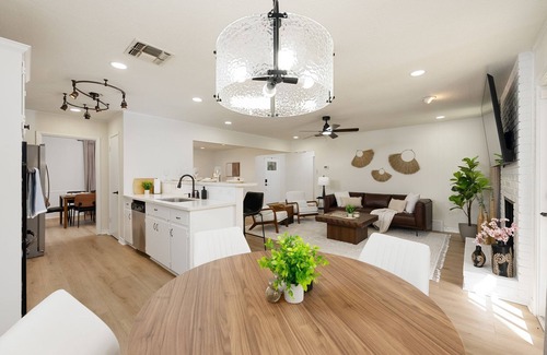 Whispering Oaks Casa | Private Oasis Away From Home with Pool / Hot Tub