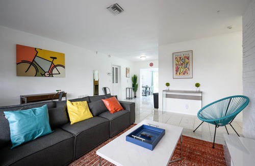 West Hollywood Casa | Private Oasis in Hollywood 3 bedrooms with Pool
