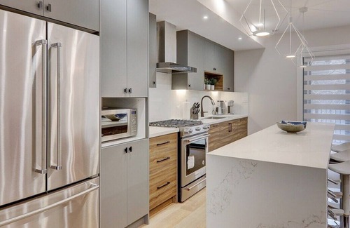 Midtown Toronto Apartamento | Private Oasis in the Annex 2000 sq ft of Luxury