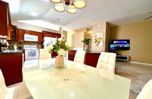 Town N County Park Casa | Private Oasis Retreat Heated Pool Hot Tub Beaches