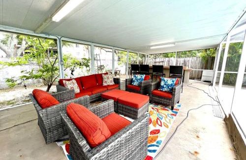 Town 'n' Country Casa | Private Oasis Retreat Heated Pool Hot Tub Beaches
