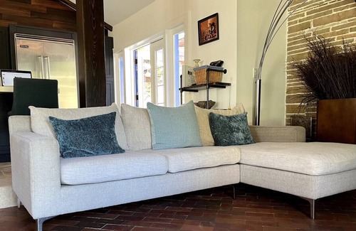 Riverside Heights Casa | Private Oasis w/ Heated Pool in Heart of Tampa