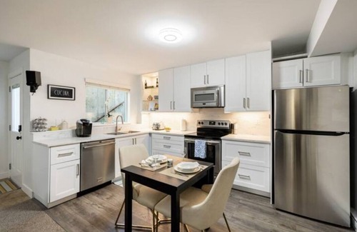 Surrey Casa | Private Oasis with Hot tub/Sauna
