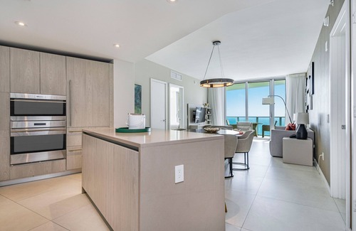 Hollywood South Central Beach Complejo | Private Ocean Condos - Hyde Beach Resort