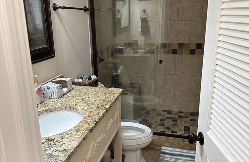 Camden Otro | PRIVATE one bed, one bath and separate entrance at Revolving Door Ranch