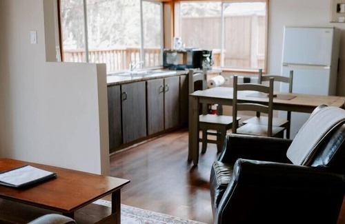 Regional District of Nanaimo Cabina | Private one-bedroom cottage with an ocean view
