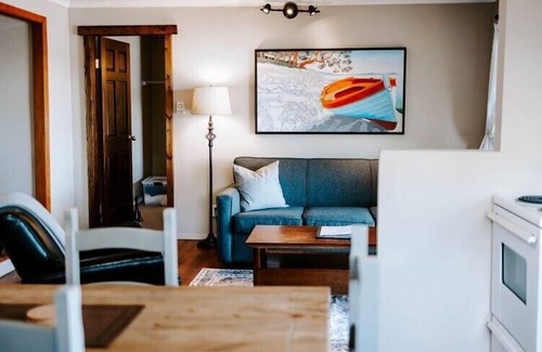 Regional District of Nanaimo Cabina | Private one-bedroom cottage with an ocean view