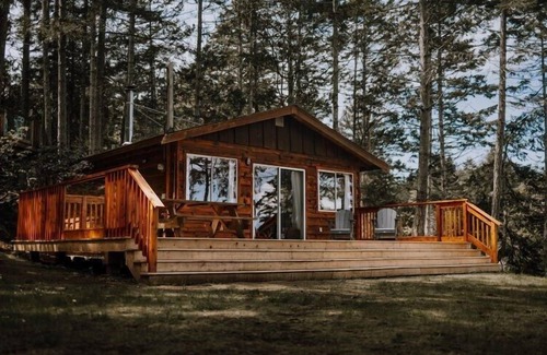 Regional District of Nanaimo Cabina | Private one-bedroom cottage with an ocean view