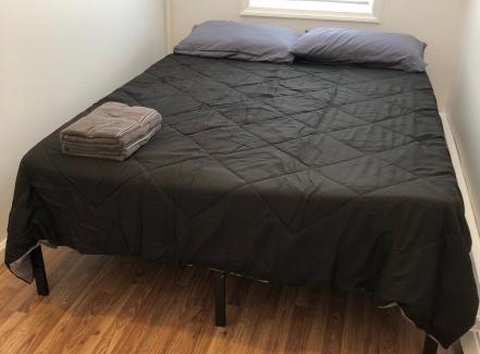 Perth Amboy Apartamento | Private one-bedroom one-bathroom apartment with private street entrance in convenient area